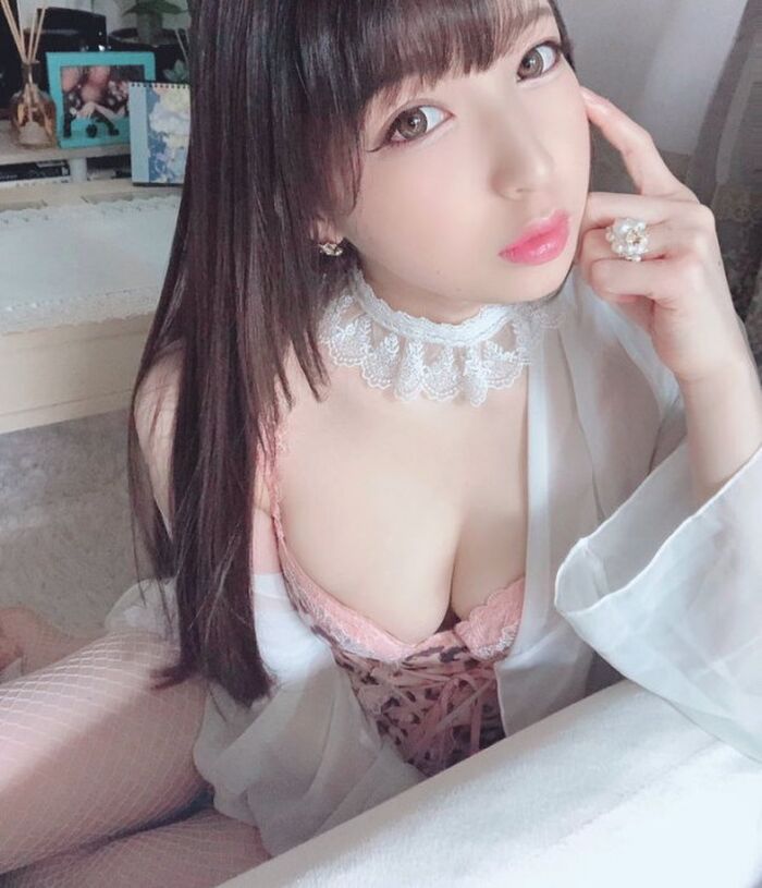 The beautiful girl free model Fukuda who is very popular photography meeting and ROM photo collection. Ww smeared lotion in sexy lingerie 8th image