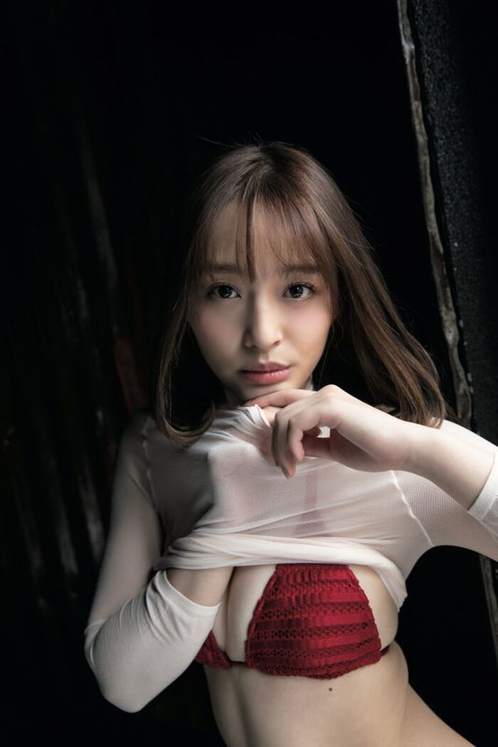 Beautiful woman, Misaki Kamibe of the topic now as 'Horse Good Kingdom' MC, adult charm full opening ww in the bathing gravure first challenge 13th image