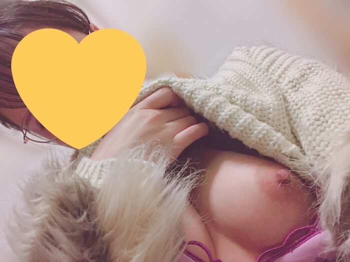 Active female college student in Kyoto becomes erotic bunny girl cos and naked and takes a whole body nude mirror photography 7th image