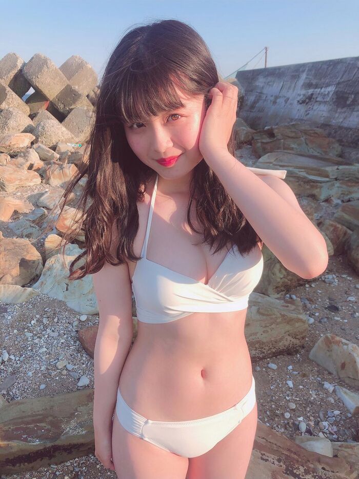 Because dela Awaji, E cup swimsuit image is too rich! Ex mass of active college student members of Lori face, off-shot photo summary! 27th image