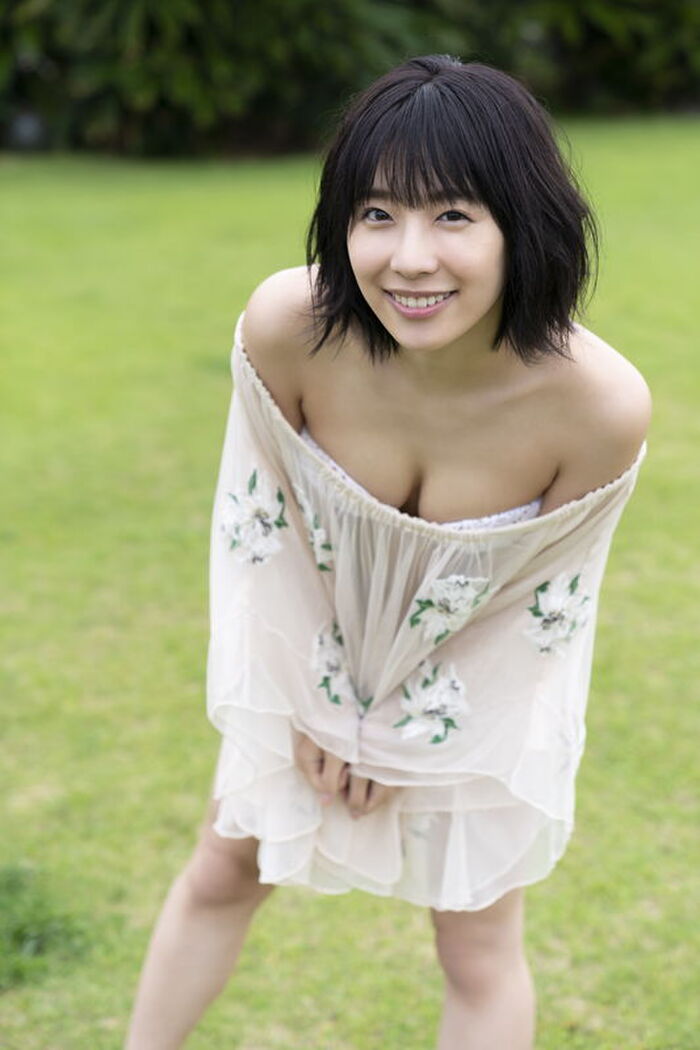 Beautiful girl idol Mizuminato Mio from Fukuoka who buzzed on SNS too cute, extreme gravure show off reminiscent of a hand bra ww 19th image