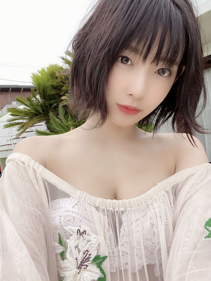 Beautiful girl idol Mizuminato Mio from Fukuoka who buzzed on SNS too cute, extreme gravure show off reminiscent of a hand bra ww 8th image