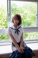 Former popular Jr idol Mana, the lower half of the body is blamed on the bed and is fainting ww