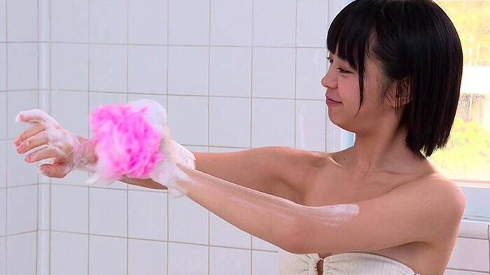 Yuri Asakura, E Cup Swimsuit Gravure Image Is Too Cute! Eravalesi leader shows off beautifully in the off-shot photo of 'Cream'! 41th image