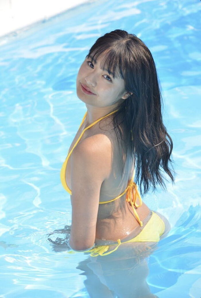 ハリウッドデビューした美少女モデル西本ヒカル、美バスト映えるビキニ姿披露してるww 8th image