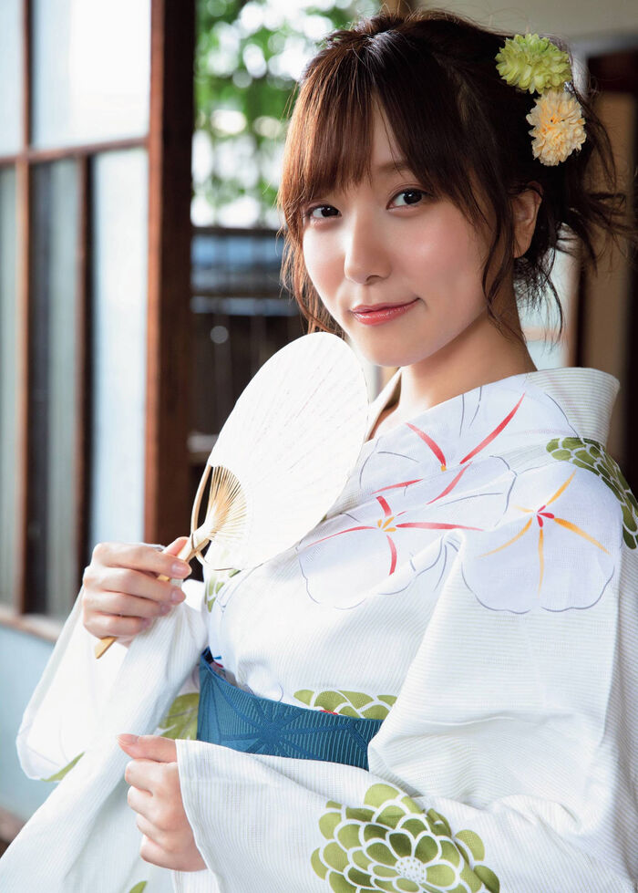 「吉岡里帆に激似」とバズりまくった橘ひと美 グラビアで抜群のスタイルを披露 3th image