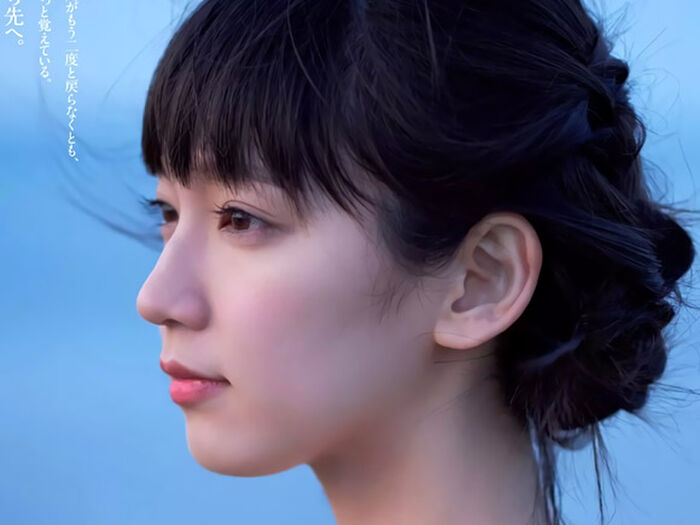 「吉岡里帆に激似」とバズりまくった橘ひと美 グラビアで抜群のスタイルを披露 9th image