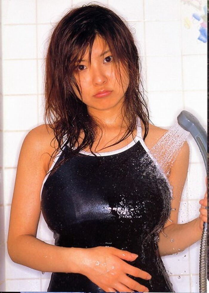 70 swimsuit gravure images of Miri Hanai's J-cup 41th image
