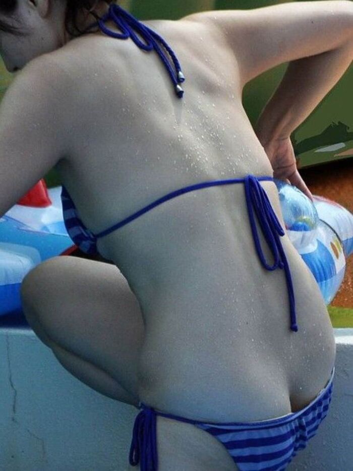 Butt image Amateur girls in swimsuits on the beach who are half-cut from bikinis, amateur girls in swimsuits who show off their butts from small bikinis or in swimsuits. If there is such a naughty half-butt daughter on the beach, I will definitely watch it. The girl in the bikini who was playing in the sea is not the size of the swimsuit because of the wave, the bikini falls down, and the ass is ...                                                          2020.10.05 Ass Image 17th image