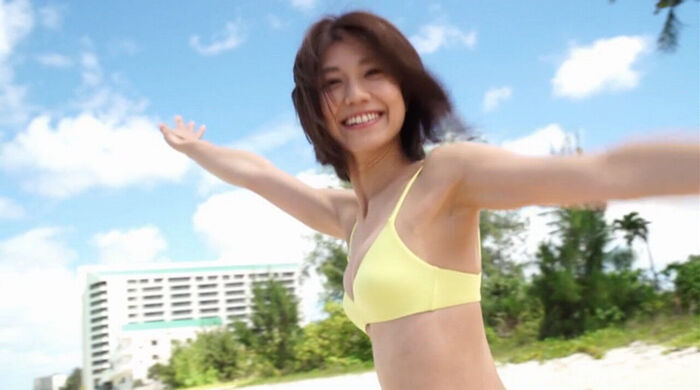 Yuki Fujiki, Swimsuit DVD &amp; Calendar 2021 Images Are Too Sexy! The cutest race queen ever shows off her beautiful body! 24th image