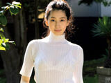 The first swimsuit gravure of Hitomi Korenaga, a new actress with two Miscon crowns