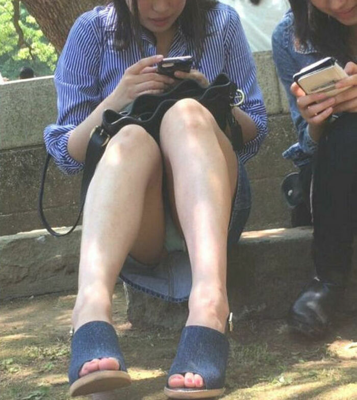 69 punch-raelo images of denim skirts! Voyeurism of the pants of the gal who can be seen round from minisca! 80th image