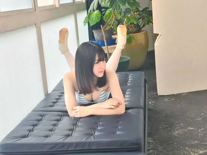 SKE48 Sato Mizuho, too much live costume is a topic! The off-shot image of the chest valley of the estimated D cup is echoed! Swimsuit gravure 17th image