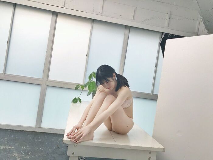 SKE48 Sato Mizuho, too much live costume is a topic! The off-shot image of the chest valley of the estimated D cup is echoed! Swimsuit gravure 18th image