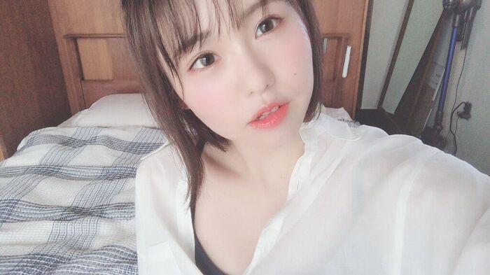 SKE48 Sato Mizuho, too much live costume is a topic! The off-shot image of the chest valley of the estimated D cup is echoed! Swimsuit gravure 22th image