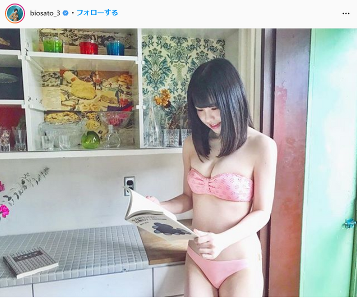 SKE48 Sato Mizuho, too much live costume is a topic! The off-shot image of the chest valley of the estimated D cup is echoed! Swimsuit gravure 24th image