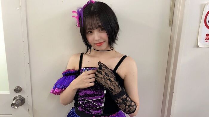 SKE48 Sato Mizuho, too much live costume is a topic! The off-shot image of the chest valley of the estimated D cup is echoed! Swimsuit gravure 4th image