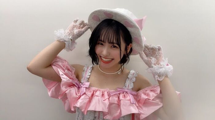 SKE48 Sato Mizuho, too much live costume is a topic! The off-shot image of the chest valley of the estimated D cup is echoed! Swimsuit gravure 6th image