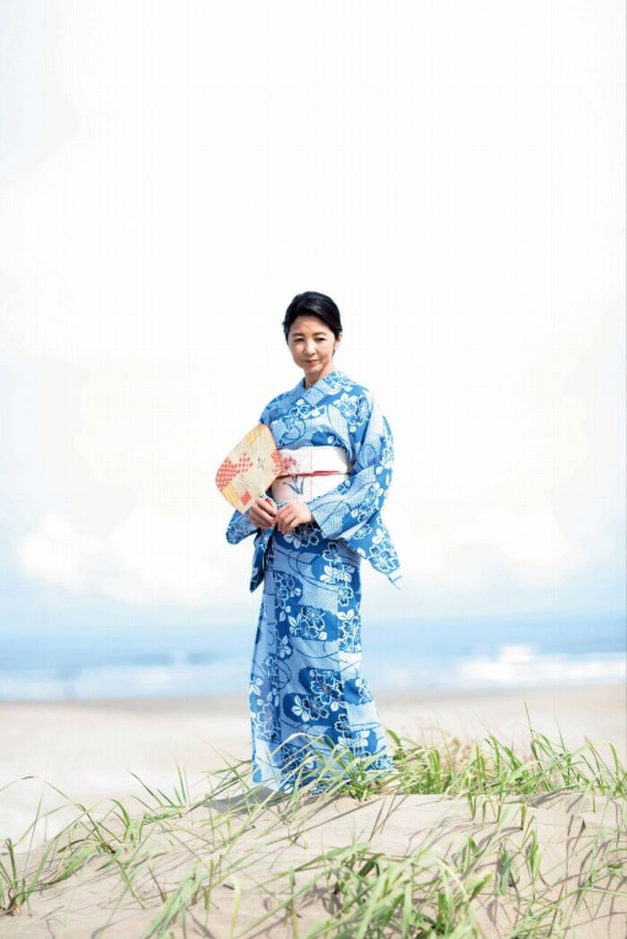 50 gravure images of Miko Miyazaki's 60th birthday swimsuit in bikini for the first time in 40 years 13th image