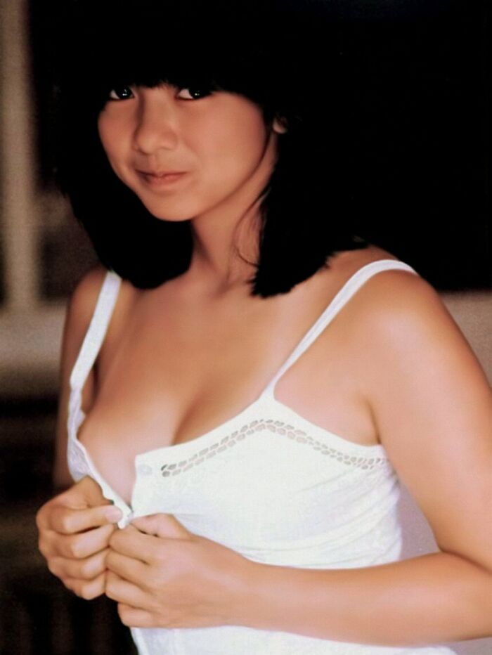 50 gravure images of Miko Miyazaki's 60th birthday swimsuit in bikini for the first time in 40 years 35th image