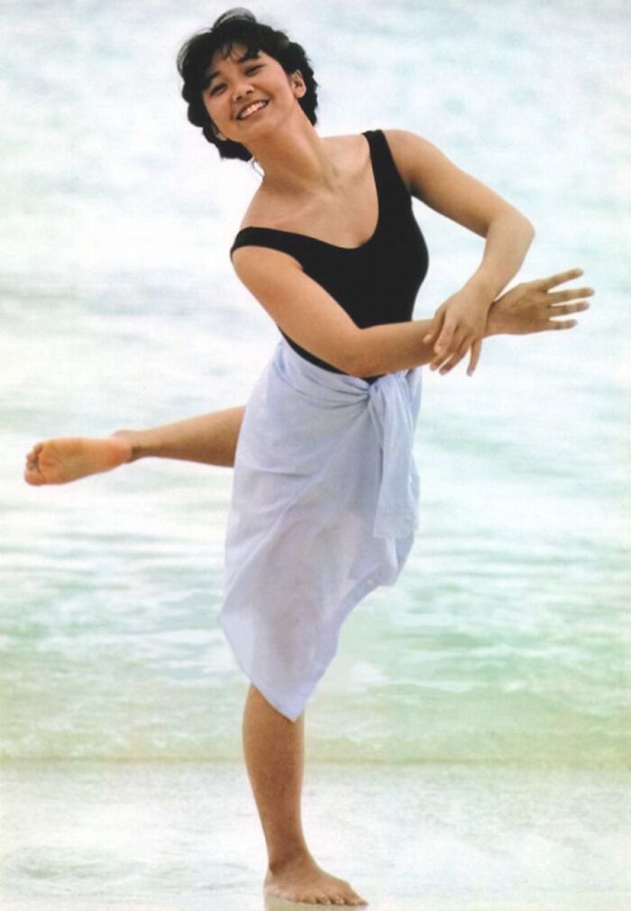 50 gravure images of Miko Miyazaki's 60th birthday swimsuit in bikini for the first time in 40 years 53th image