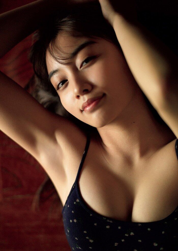 210 swimsuit gravure and photo collection images of Hikari Kuroki 'Godly Beautiful Girl' 48th image