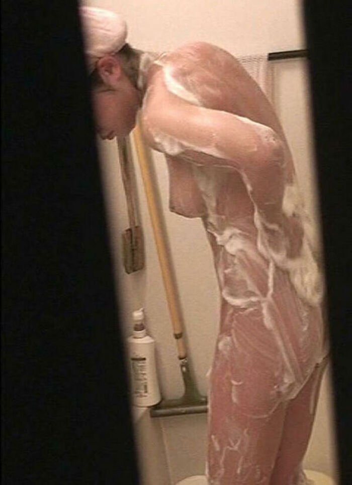 Bathroom Selfie Erotic Images 172 Photos! The naked body wet with water brings out eroticism. 56th image