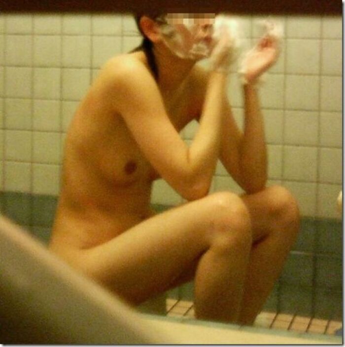 Bathroom Selfie Erotic Images 172 Photos! The naked body wet with water brings out eroticism. 63th image