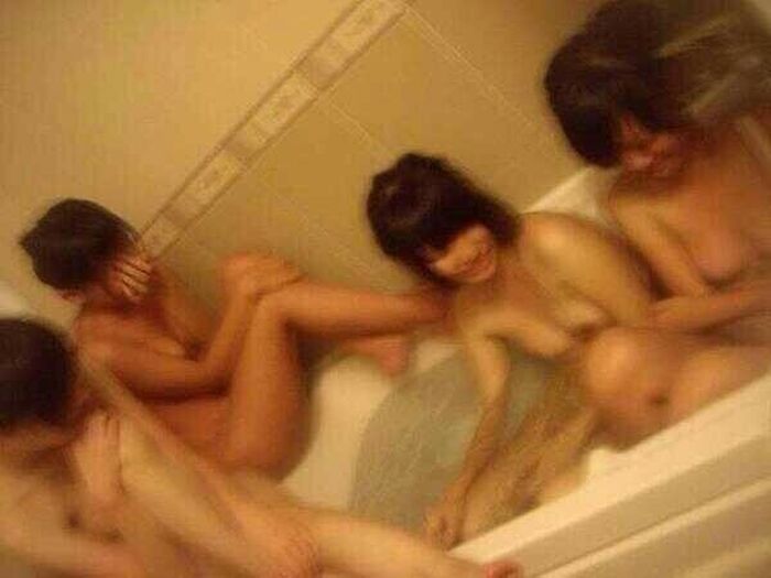 Bathroom Selfie Erotic Images 172 Photos! The naked body wet with water brings out eroticism. 69th image
