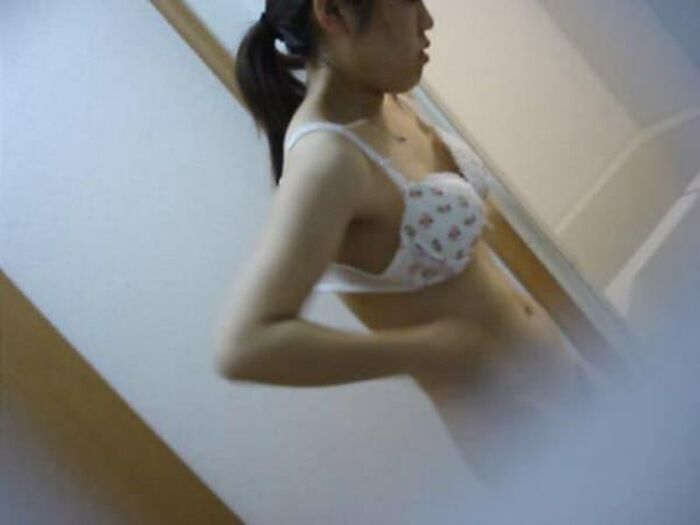 Bathroom Selfie Erotic Images 172 Photos! The naked body wet with water brings out eroticism. 8th image