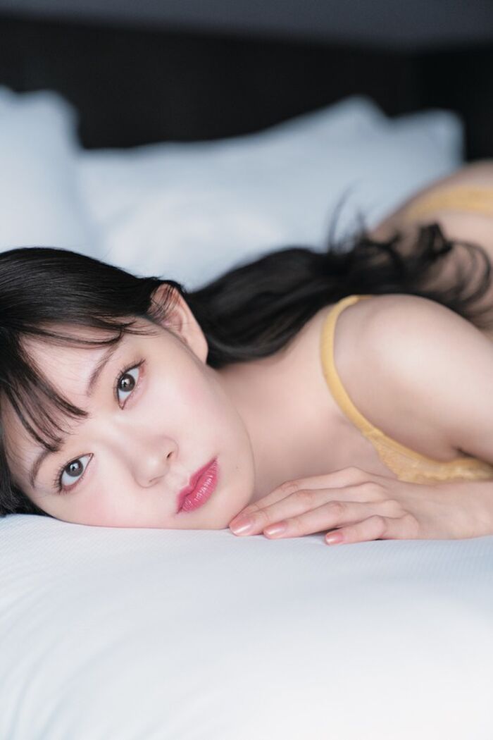Miki (Miyuki Watanabe) semi-nude and swimsuit, underwear appearance image 200 sheets 12th image