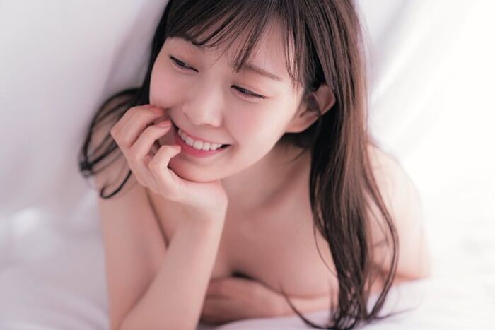 Miki (Miyuki Watanabe) semi-nude and swimsuit, underwear appearance image 200 sheets 5th image