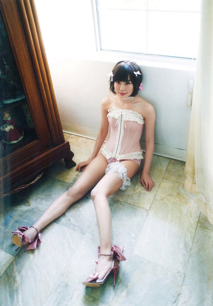 Miki (Miyuki Watanabe) semi-nude and swimsuit, underwear appearance image 200 sheets 72th image