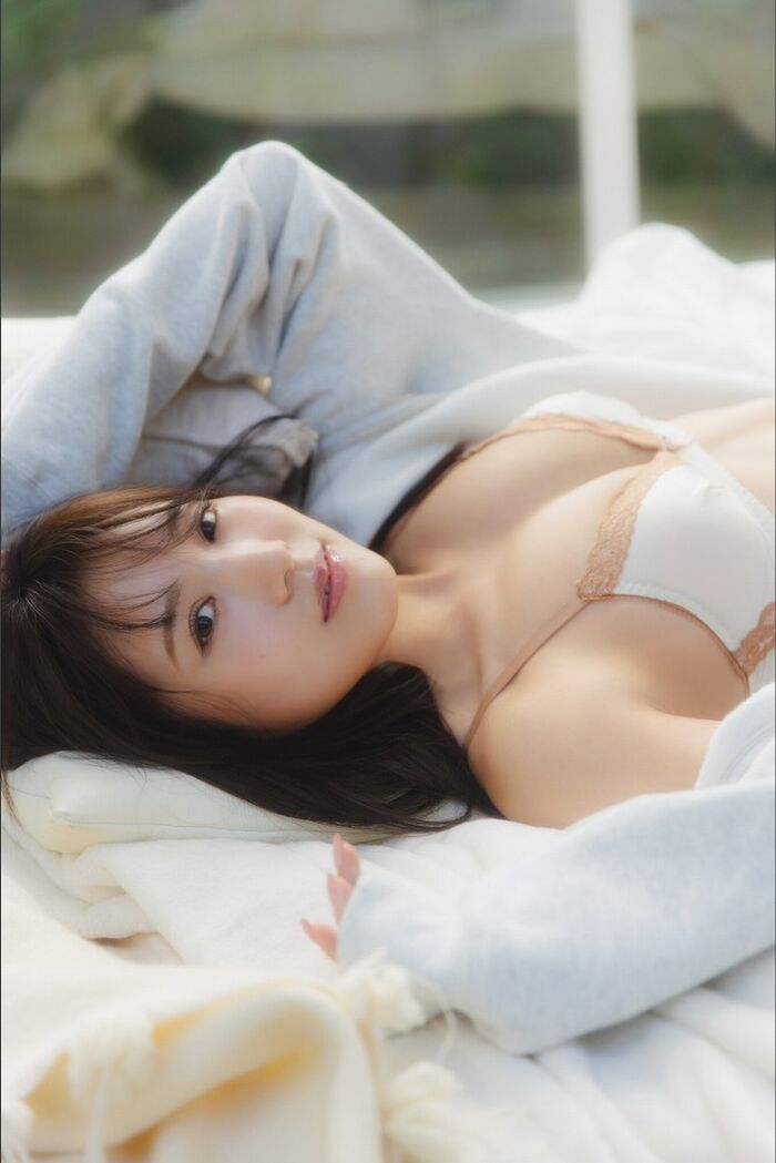 160 swimsuit gravure and breast-shaking GIF images of Sumire Yokono's slender big 94th image