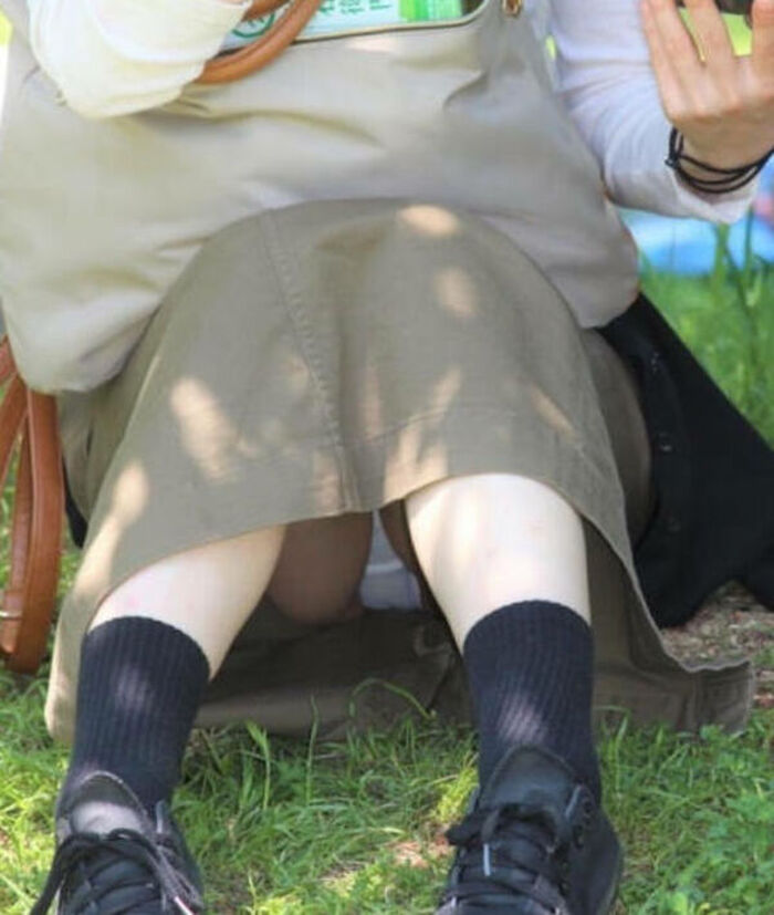 Long skirt Panchira voyeur image 173 sheets! I collected low angles on Ronska's sheer bread and crouching. 100th image