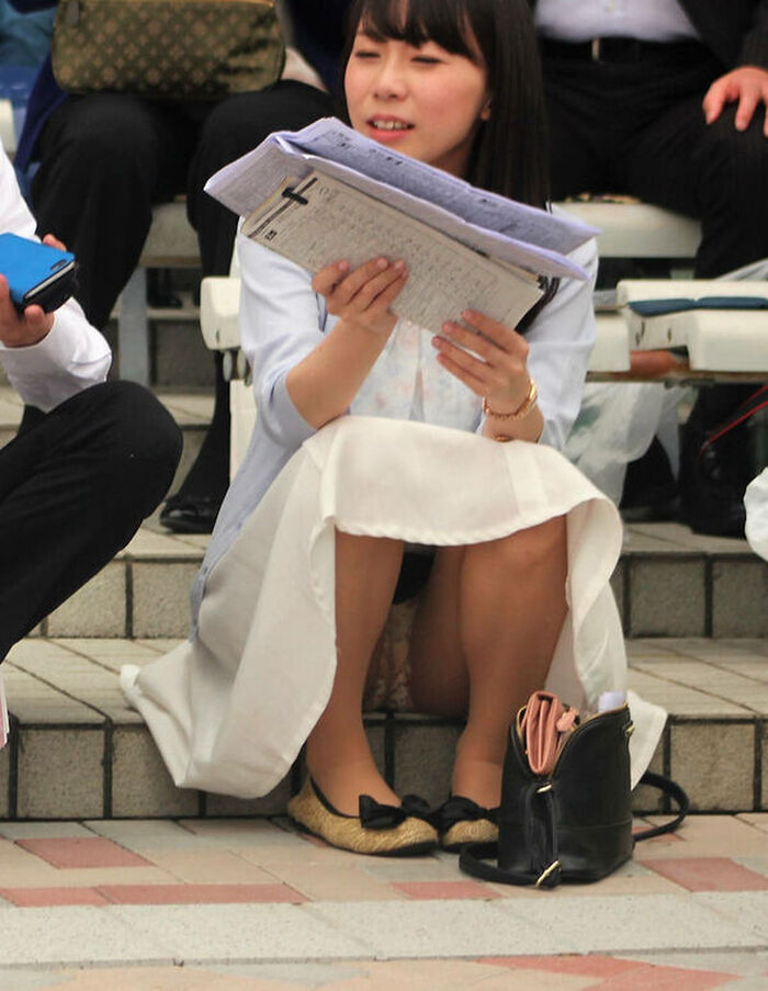 Long skirt Panchira voyeur image 173 sheets! I collected low angles on Ronska's sheer bread and crouching. 21th image