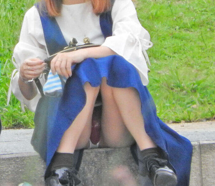 Long skirt Panchira voyeur image 173 sheets! I collected low angles on Ronska's sheer bread and crouching. 34th image