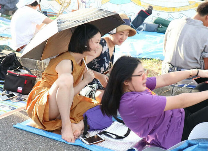 Long skirt Panchira voyeur image 173 sheets! I collected low angles on Ronska's sheer bread and crouching. 37th image