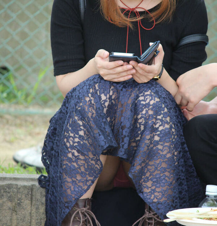 Long skirt Panchira voyeur image 173 sheets! I collected low angles on Ronska's sheer bread and crouching. 53th image