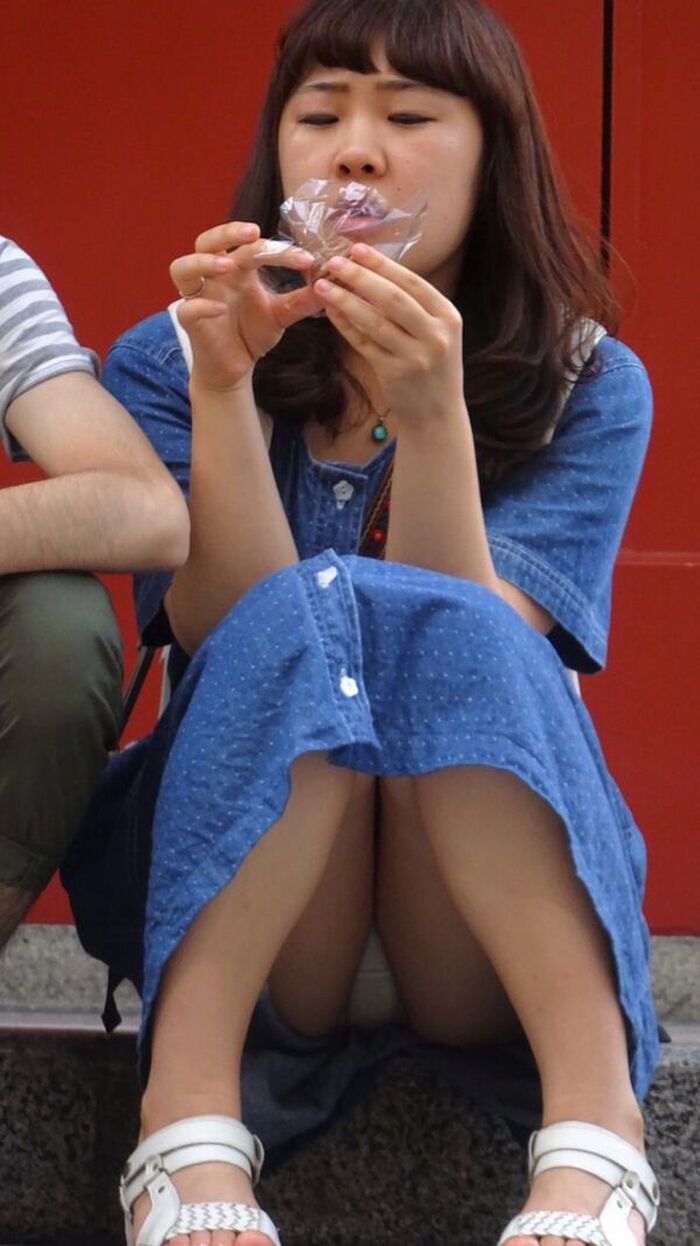 Long skirt Panchira voyeur image 173 sheets! I collected low angles on Ronska's sheer bread and crouching. 76th image