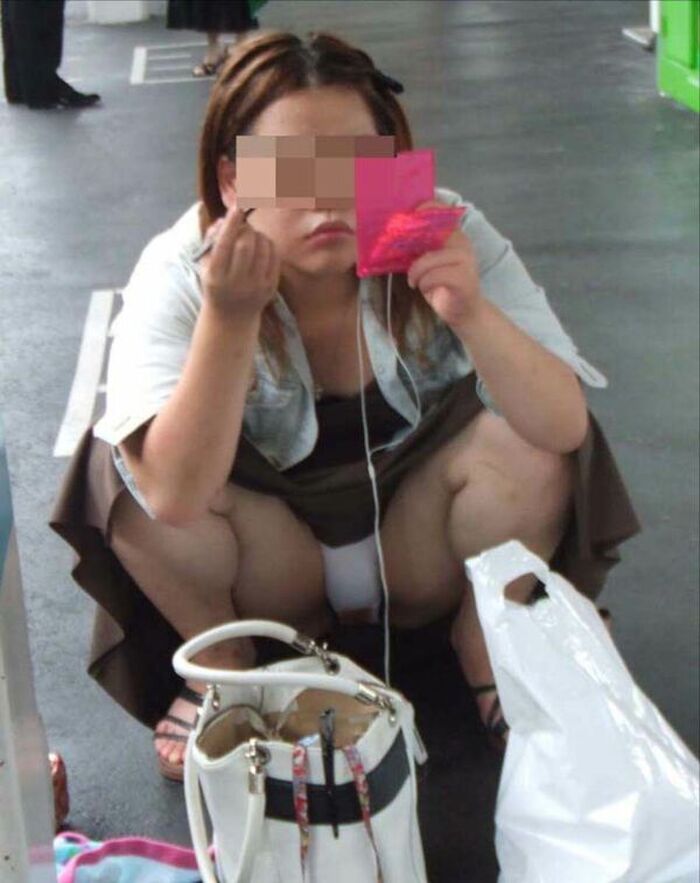 Long skirt Panchira voyeur image 173 sheets! I collected low angles on Ronska's sheer bread and crouching. 78th image