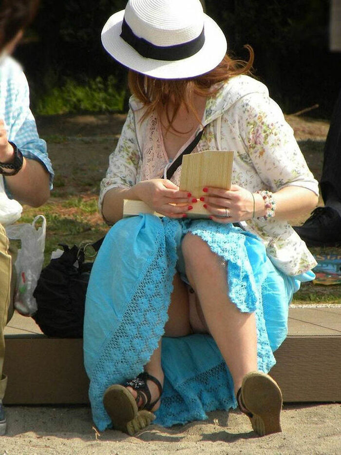 Long skirt Panchira voyeur image 173 sheets! I collected low angles on Ronska's sheer bread and crouching. 88th image
