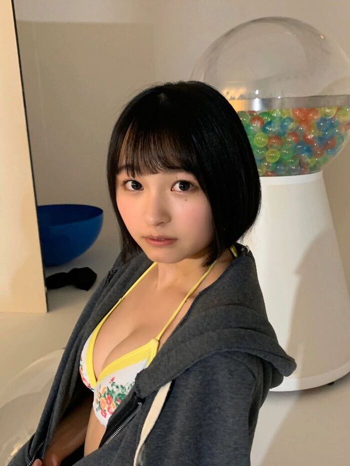 JK idol Miki Hagiwara, swimsuit gravure image is too great! Lilnade's Loli Beauty Beautiful Girl Appeared for the First Time in Yanmaga! Wiki Profile Yes 12th image