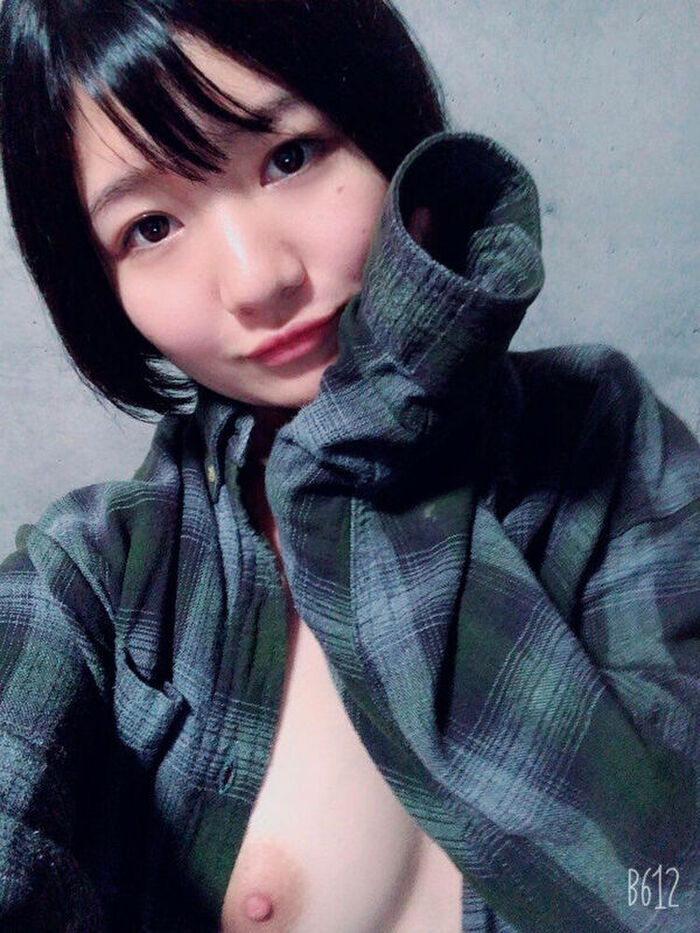 196 amateur naughty photos! Full of selfie images such as half naked and naked from the face! ! 13th image