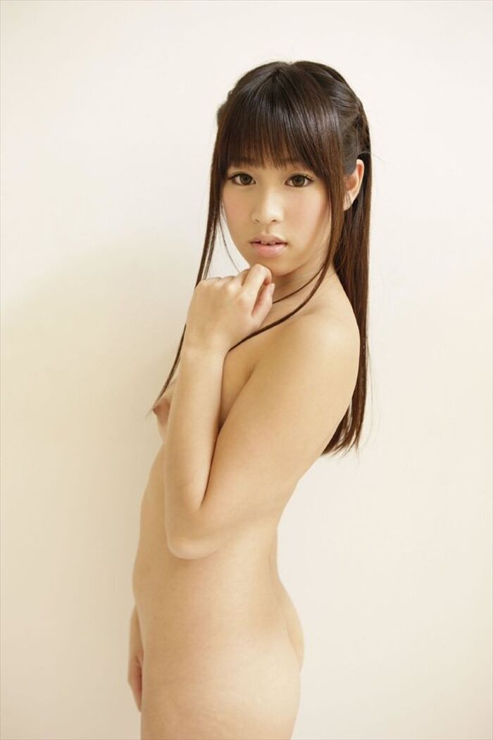 貧乳画像           ふっくら小さく膨らんだ貧乳や微乳が愛おしい美少女たち                      ふっくらと控えめに膨らんでいる乳房が、なんとも可愛らしい貧乳や微乳の女性たち。おっぱいは大きいだけではなく、小さな乳房も良いもんだなぁと思わせてくれるエロ画像です。男は巨乳好きが多いですが、全員巨乳が好きというワケではありません。必ず貧乳の...                                                          2020.11.28                                                          貧乳画像 4th image