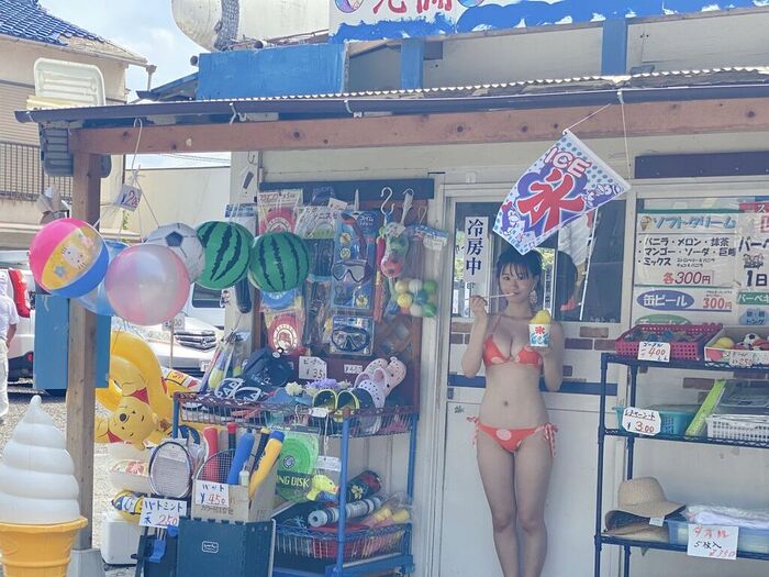 NMB48 Rei Kaminishi, sideways swimming swimsuit is too glamorous! Estimated G cup off-shot images of the 1st photo book are exciting! 33th image