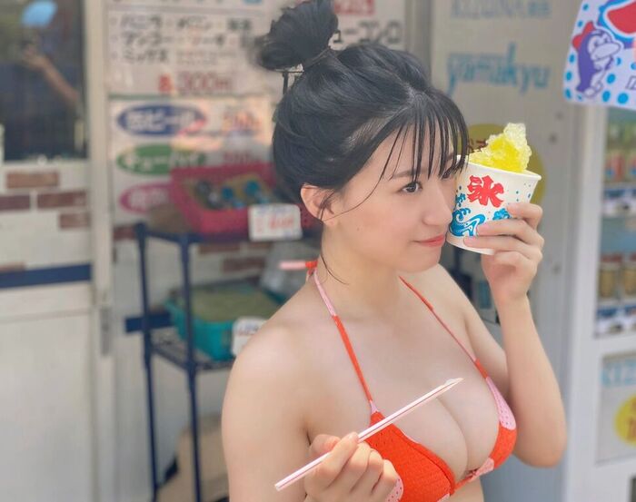 NMB48 Rei Kaminishi, sideways swimming swimsuit is too glamorous! Estimated G cup off-shot images of the 1st photo book are exciting! 7th image