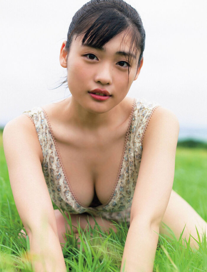 Momoka Ishida, Princess Peach of Naniwa, a graduate of agricultural high school, gravure image 14th image