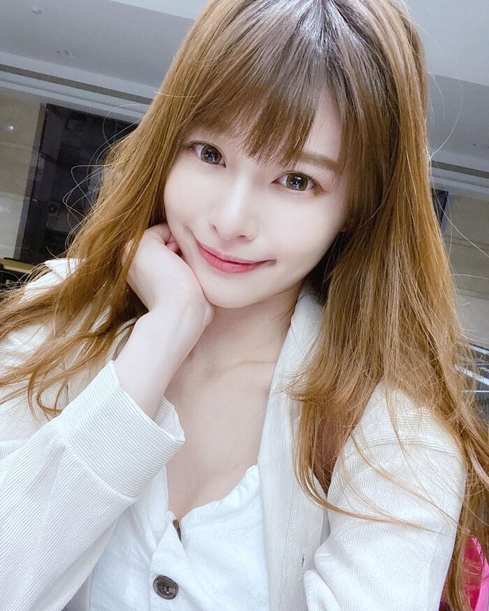 實況主Vivi林芝衣  親合、可愛的外貌吸引不少觀眾 2th image
