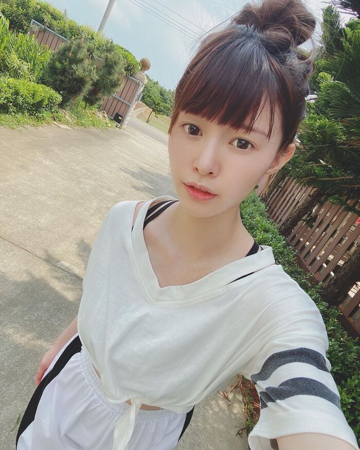 實況主Vivi林芝衣  親合、可愛的外貌吸引不少觀眾 3th image